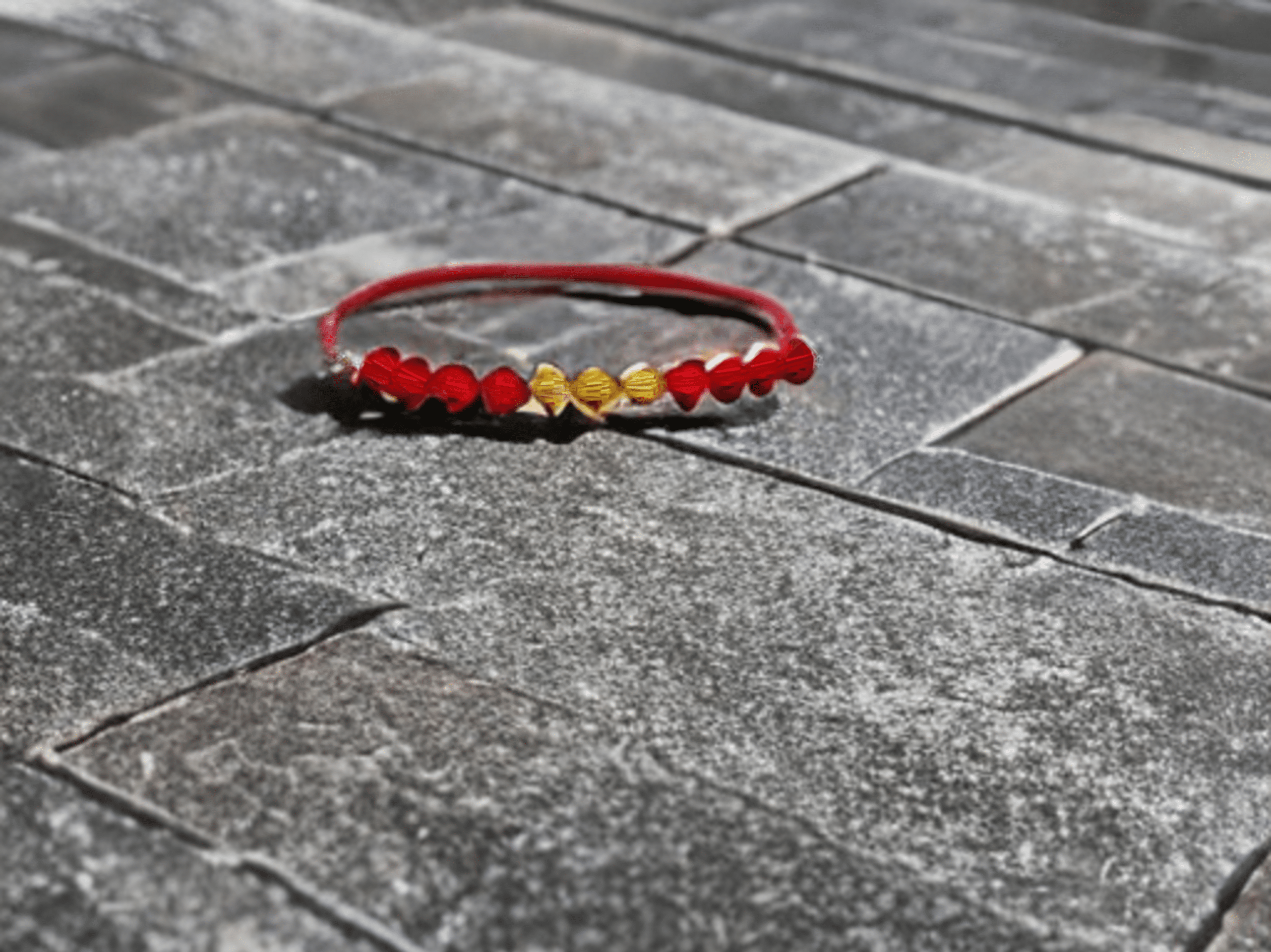 Pulsera de Hilo de Algodón con Cristales Swarovski en Colores de España - 3