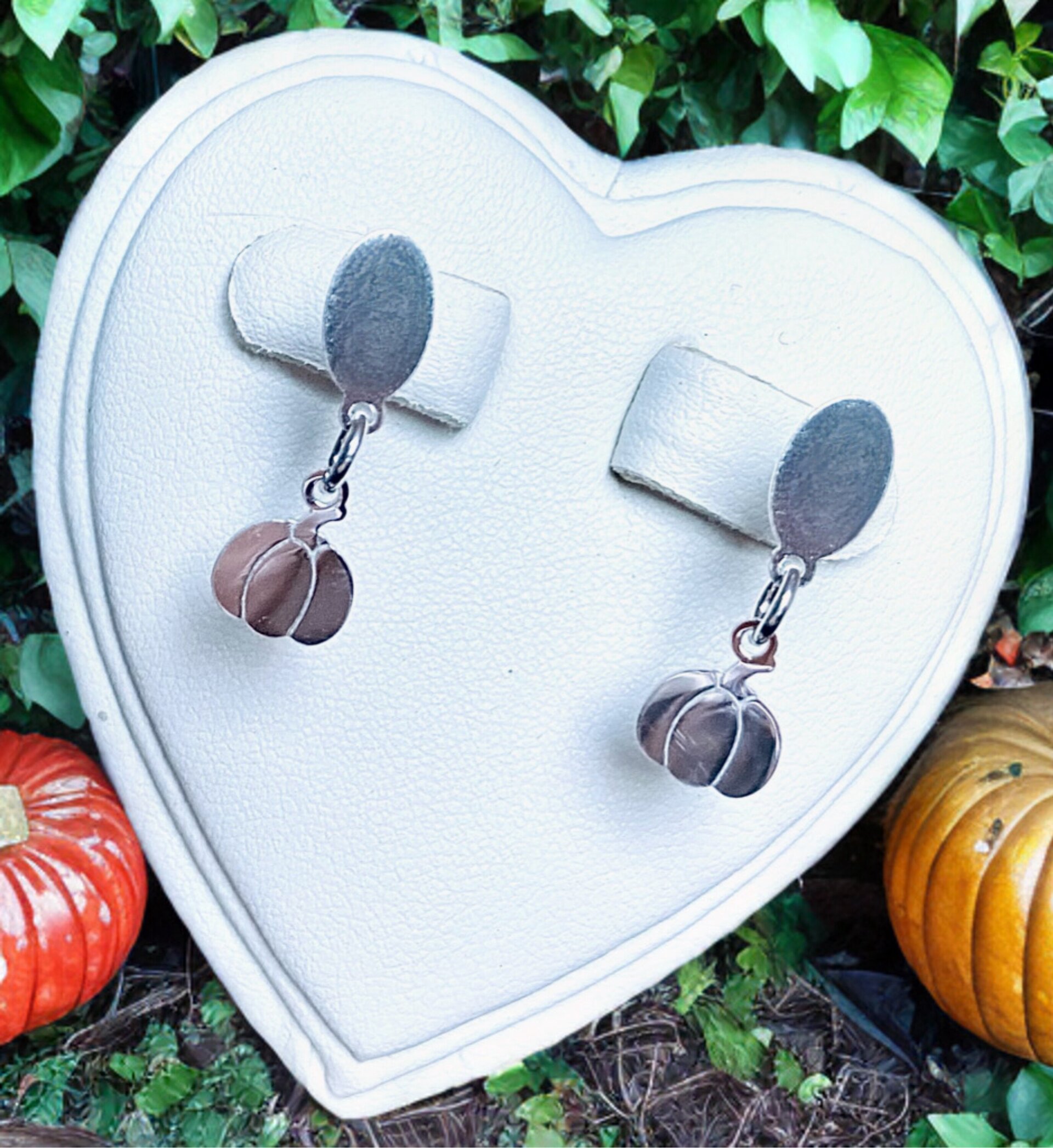 Pendientes colgantes de plata con diseño de calabaza | Hechos a mano - 3