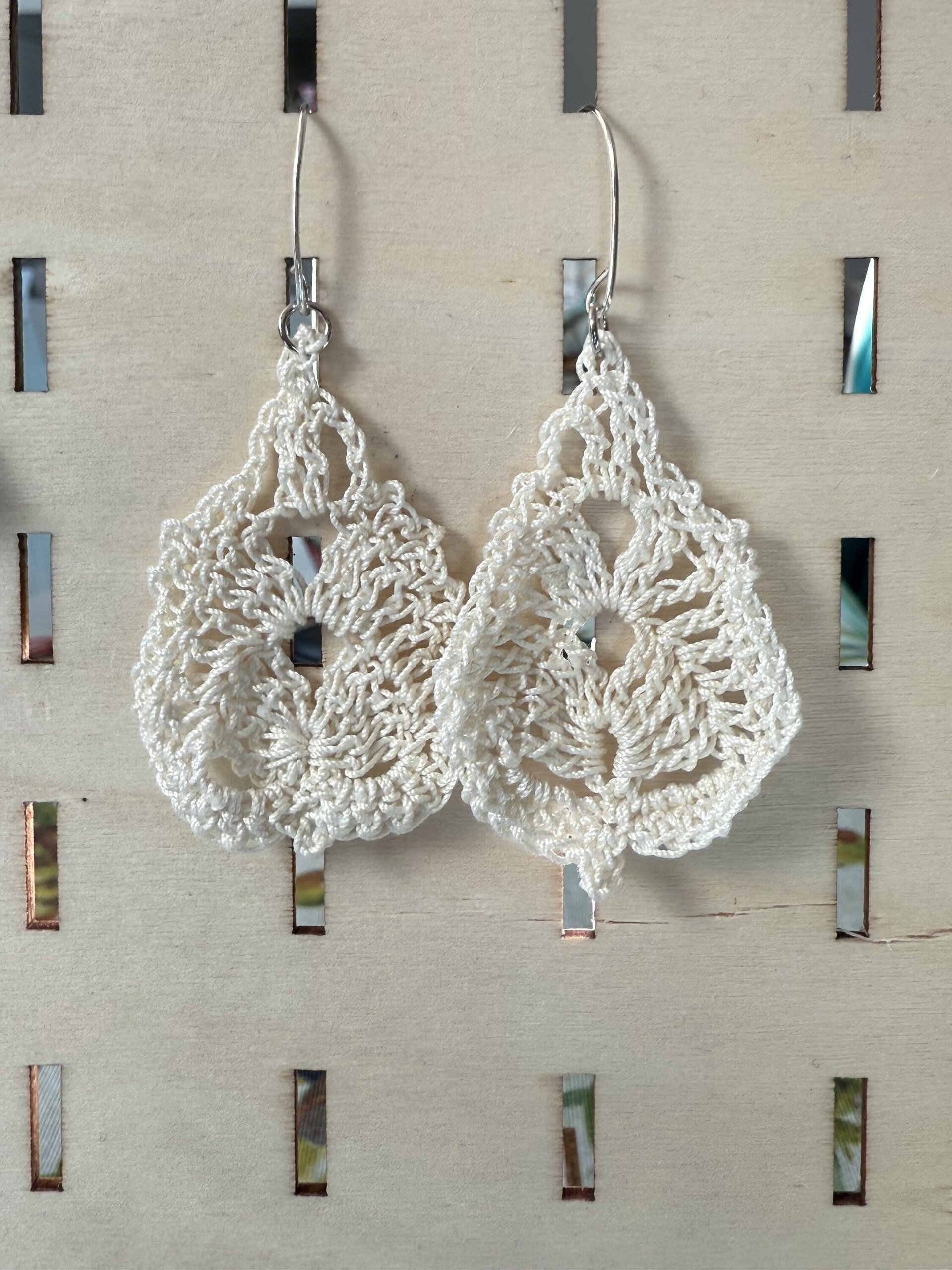 Pendientes navideños de ganchillo con plata 925, piedra volcánica y circonitas | - 2